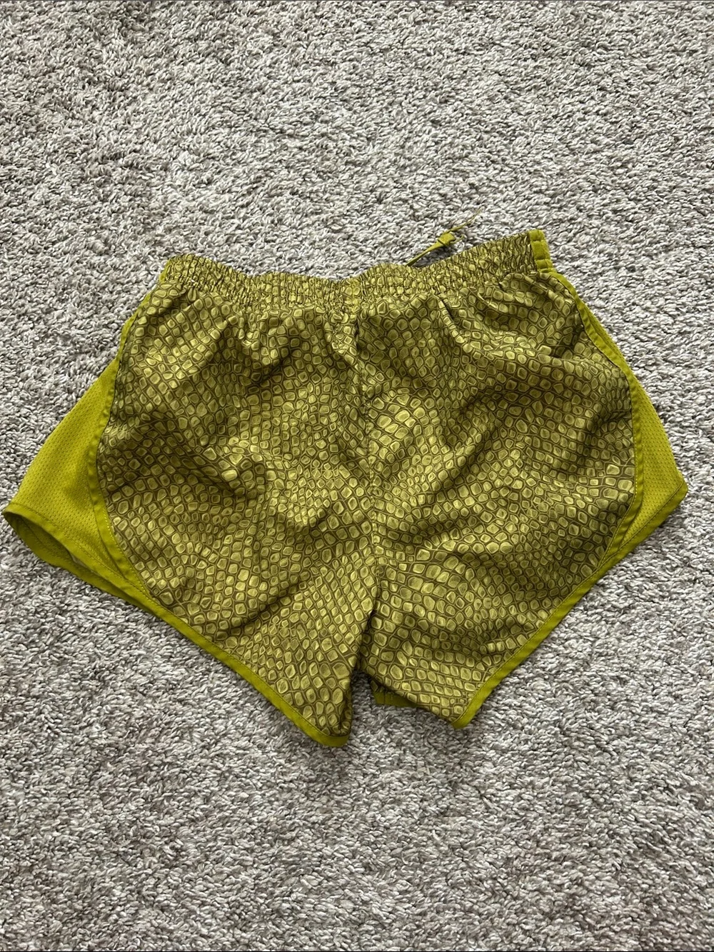 Nike Women's Yellow-Green Patterned Athletic Shorts
